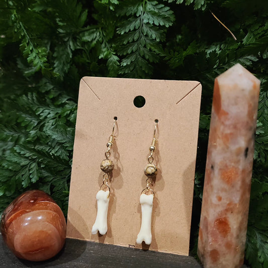 Coyote toe earrings