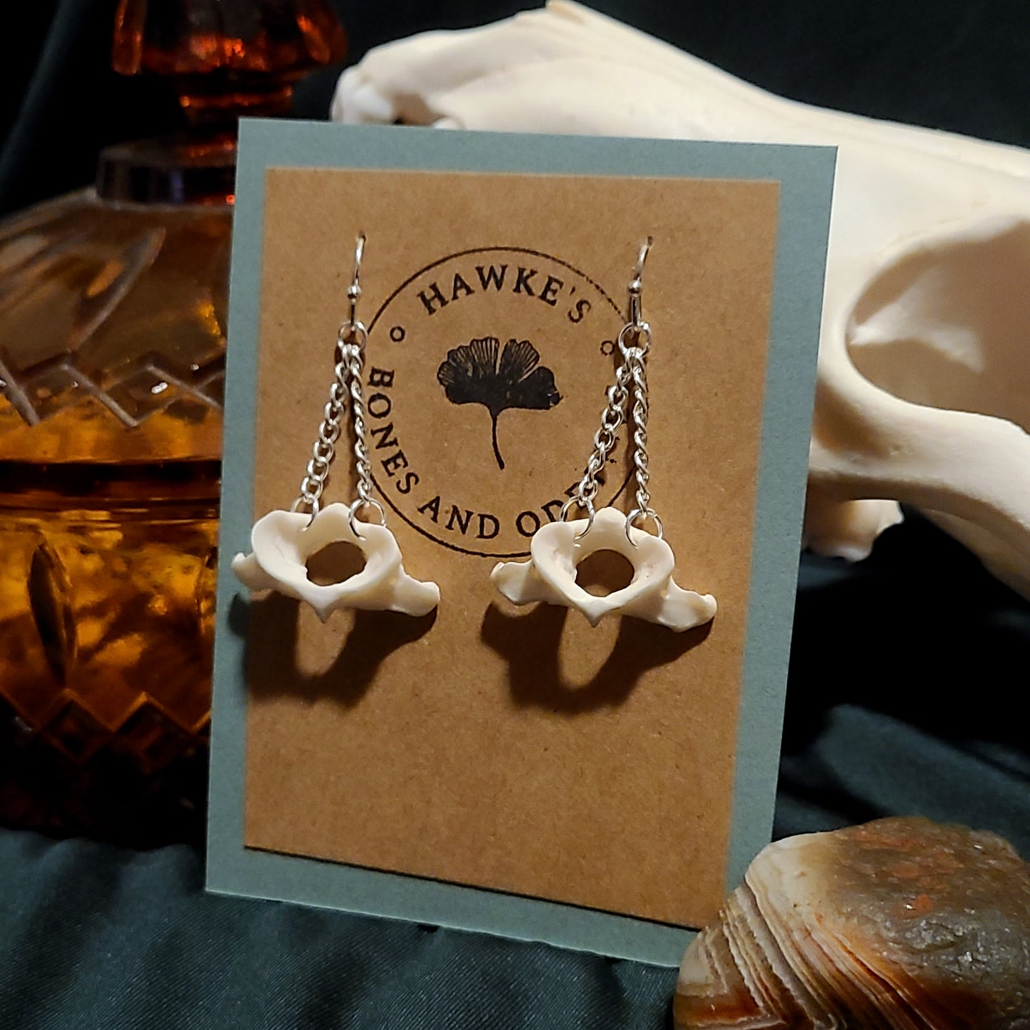 Skunk Atlas Hanging Chain Dangle Earrings