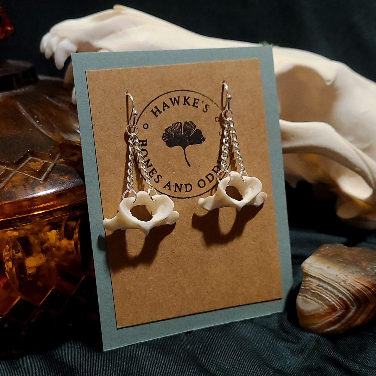 Skunk Atlas Hanging Chain Dangle Earrings